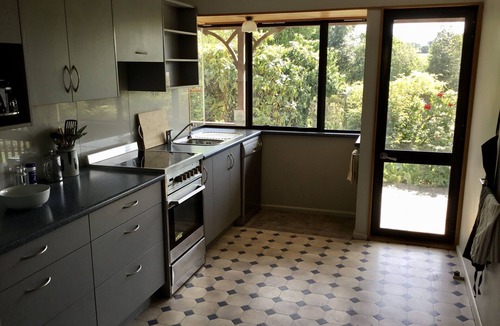 Geraldine House | Comfortable house in stunning gardens