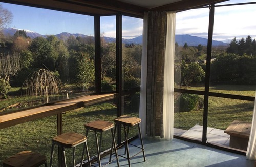 Geraldine House | Comfortable house in stunning gardens