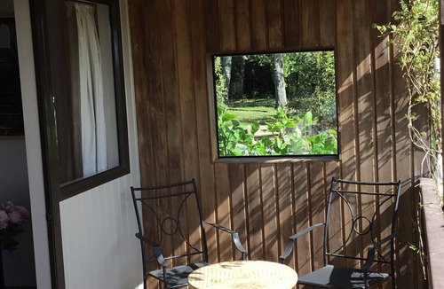 Geraldine House | Comfortable house in stunning gardens