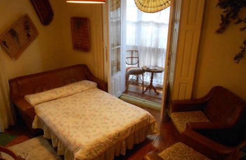 Burgos House | Comfortable House Center (2)