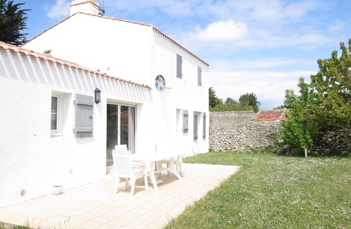 La Gueriniere House | Comfortable house for 6, near beach, pets allowed