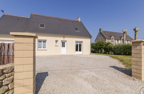 Montfarville Cottage | Comfortable house near Barfleur with parking