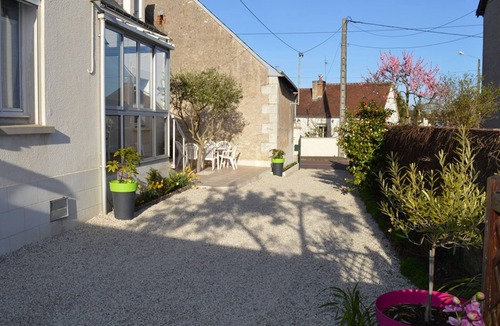 Saint-Avertin Cottage | Comfortable house, pets allowed, enclosed garden