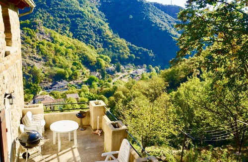 Asperjoc House | Comfortable house with breathtaking views over the valley.