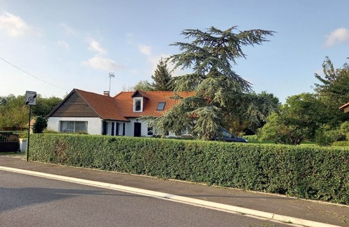 Verton House | Comfortable house with large garden