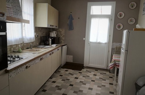 Nesle House | Comfortable house with outdoor area