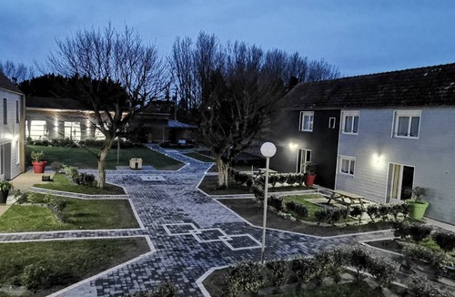 Gouville-sur-Mer House | Comfortable individual lodgings in a natural setting.