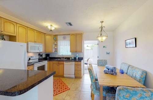 Holmes Beach Villa | Comfortable island villa with private heated pool, courtyard & easy beach access