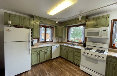 Sterling House | Comfortable Kenai River Cabin
