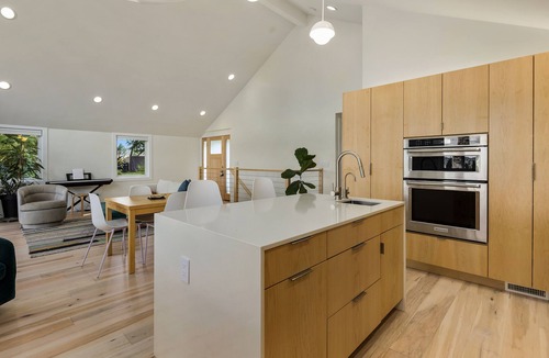 Seattle Metro Area House | Comfortable Lake-View Home in Seattle