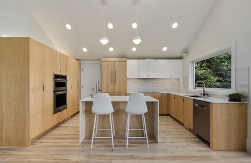 Seattle Metro Area House | Comfortable Lake-View Home in Seattle