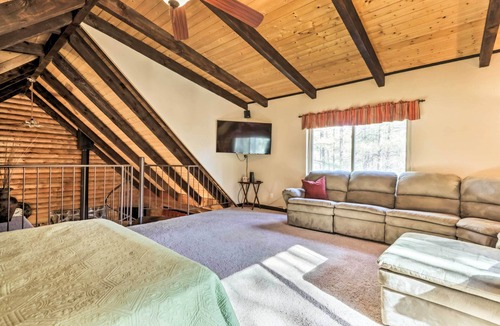 Pinetop-Lakeside Cottage | Comfortable Lakeside Log Cabin - Hike, Swim & Ski!
