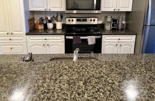 Cherry Hill Apartment | Comfortable light filled staynn