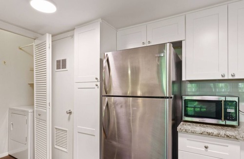 Highland Hills Apartment | Comfortable Living in ATX | Private Deck + Office