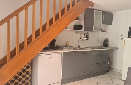 Port-la-Nouvelle Cabin | Comfortable lodge by the lake. Close to shops and beach!
