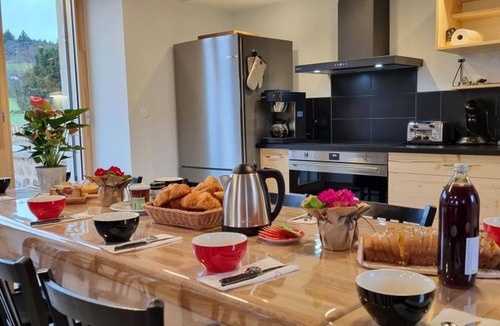 La Versanne Cottage | Comfortable lodging for 10/14 people, pets allowed