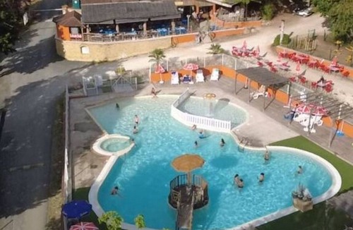 La Cassagne House | Comfortable mobile home with terrace for 6 people