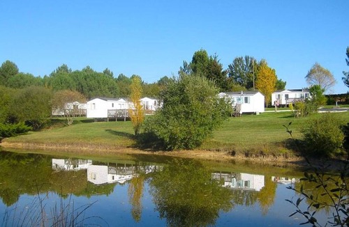 Le Fouilloux House | Comfortable Mobile Home with Terrace in Charente-Maritime