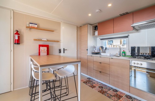 Vendres House | Comfortable Mobile Home at Domaine La Yole 5-Star Campsite