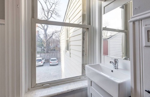 Downtown London Apartment | Comfortable Modern 2BR Apartment|Parking Available