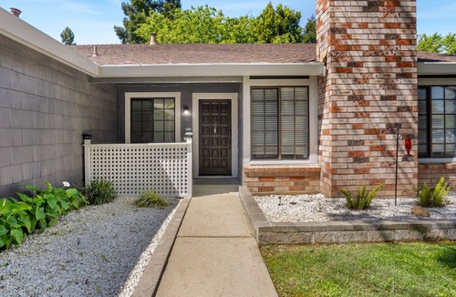South Natomas House | Comfortable Modern 4 Bedroom/2 Bath Entire Home