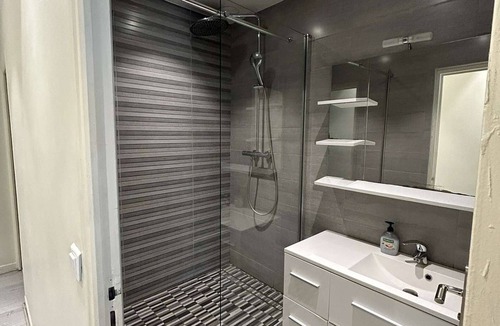 Laon Sud Apartment | Comfortable & Modern Apartment in Reims