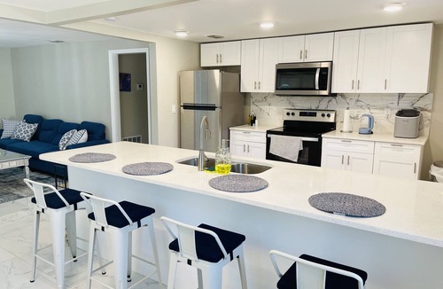 Lakeshore South House | Comfortable new 2- bedroom house