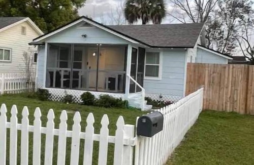 Lakeshore South House | Comfortable new 2- bedroom house