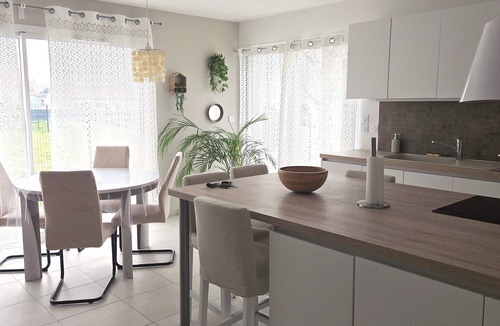 Peyssies House | Comfortable new house in quiet neighborhood 5 minutes from A64 motorway