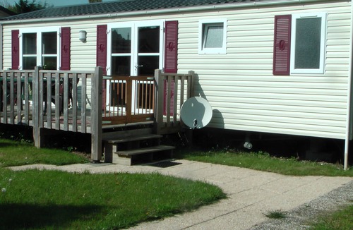 Bernieres-sur-Mer House | Comfortable, on its private plot/sea at 400m/pool on site