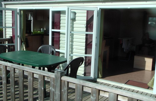 Bernieres-sur-Mer House | Comfortable, on its private plot/sea at 400m/pool on site