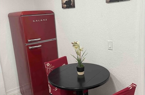 Oak Ridge Apartment | COMFORTABLE ORLANDO PRIVATE STUDIO W/FULL KITCHEN!