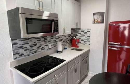 Oak Ridge Apartment | COMFORTABLE ORLANDO PRIVATE STUDIO W/FULL KITCHEN!