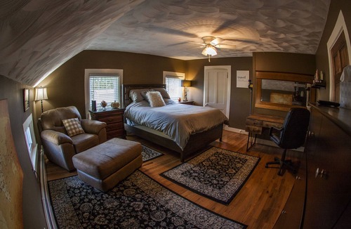 Vernon Apartment | Comfortable place to work, Priced per-person rate