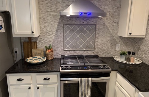 Mountainview House | Comfortable, Private and quiet 2600sf remodeled 3/2. Close to Target H‑E‑B etc