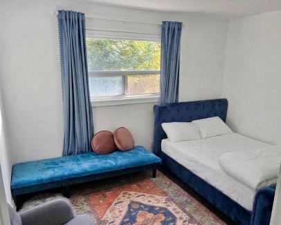 Hillcrest Village House | Comfortable Private Room