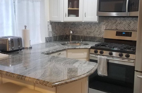 Queens Apartment | Comfortable Quality Cribs Luxury Apartments