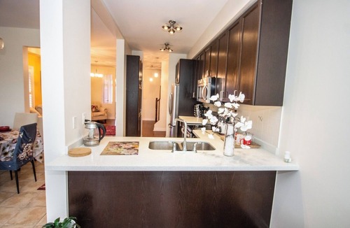 Meadowvale Village House | Comfortable Residential 4BR Home with 2 Free parking.