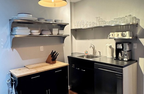 Troy Apartment | Comfortable Retreat in a Historical Town