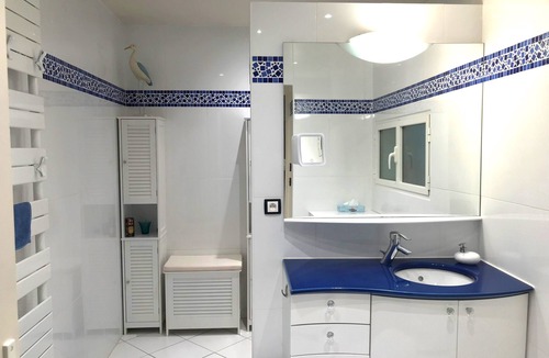 Loupiac Bed & Breakfast | Comfortable room