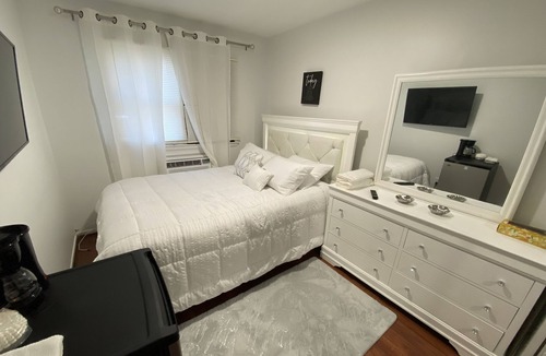 Greenville Apartment | Comfortable Room in Bayonne