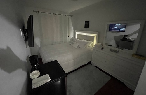 Greenville Apartment | Comfortable Room in Bayonne