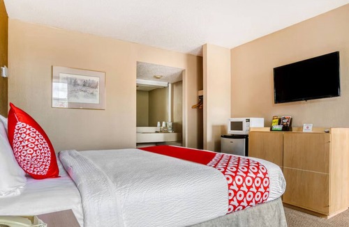 Wichita Falls Hotel | Comfortable Room w/Queen Bed – Great Value Near Local Attractions