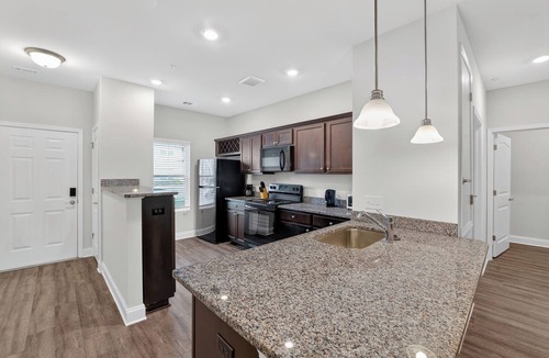 Savannah Apartment | Comfortable Savannah Stay With Amenities