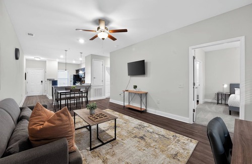 Savannah Apartment | Comfortable Savannah Stay With Amenities