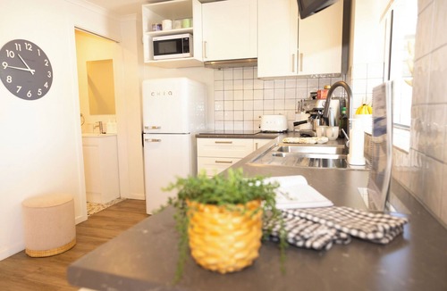 Scarborough Villa | Comfortable Seaside Studio & Courtyard