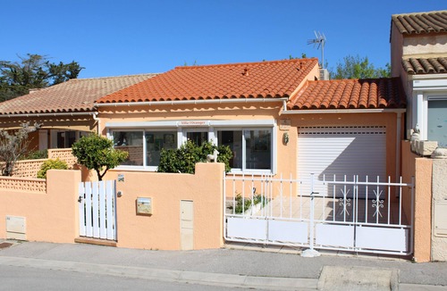 Sigean Villa | Comfortable single-storey villa with garage, parking, veranda terrace.