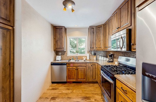 Taos Ski Valley Condo | Comfortable ski-in/ski-out condo, with gas stove, soaking tub, balcony & WIFI