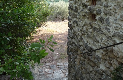 Mormoiron House | Comfortable small stone 18th Century cabin, private pool, exceptional site