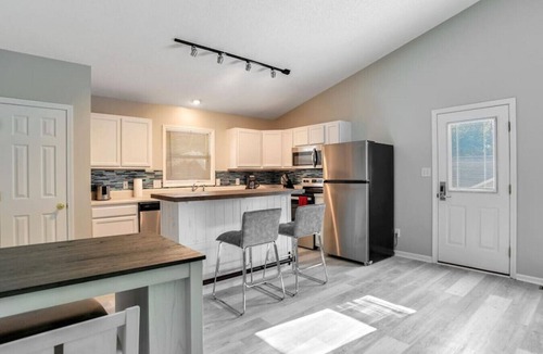 Royal Pines Villa | Comfortable South Asheville Townhome W/Hot Tub